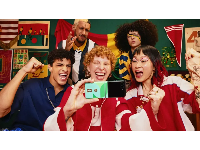 Motorola выпустила ярко-зелёный Razr к чемпионату мира по футболу FIFA 2026