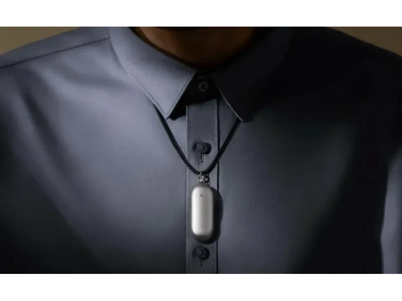 Новый ИИ-пин Plaud стал умнее и проще — физическая кнопка вместо жестов